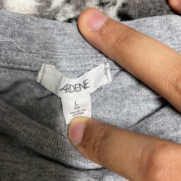 crop top - Picture 2 of 2